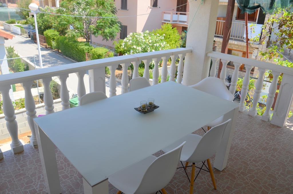 Apartmán Apartman Medit Vir Exteriér fotografie