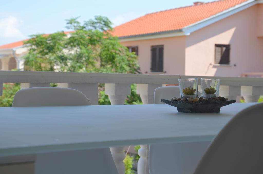 Apartmán Apartman Medit Vir Exteriér fotografie