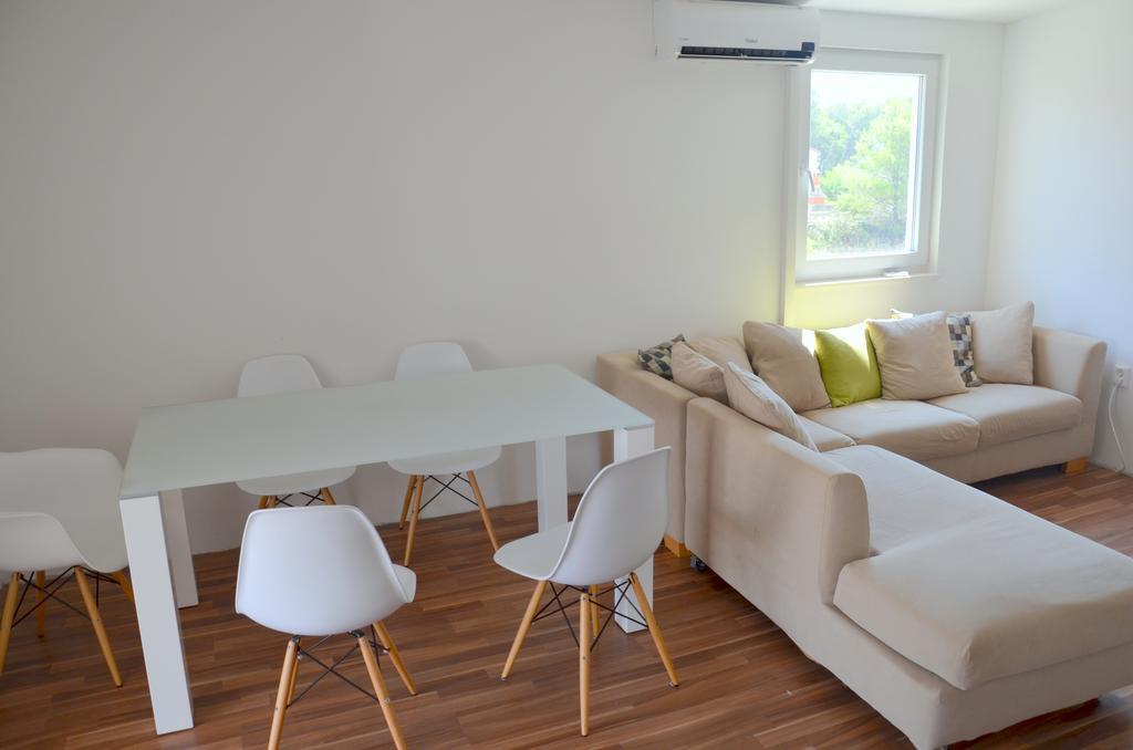 Apartmán Apartman Medit Vir Exteriér fotografie